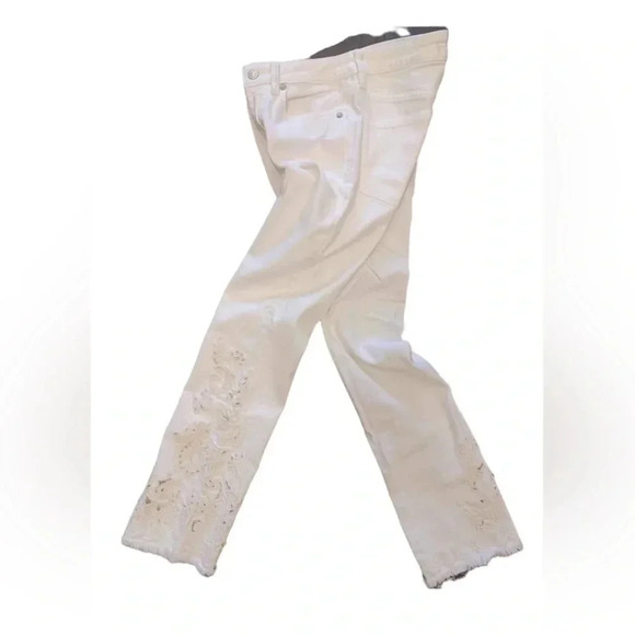 Free People Embroidered White Straight Leg Jeans Size  25 - Picture 3 of 9